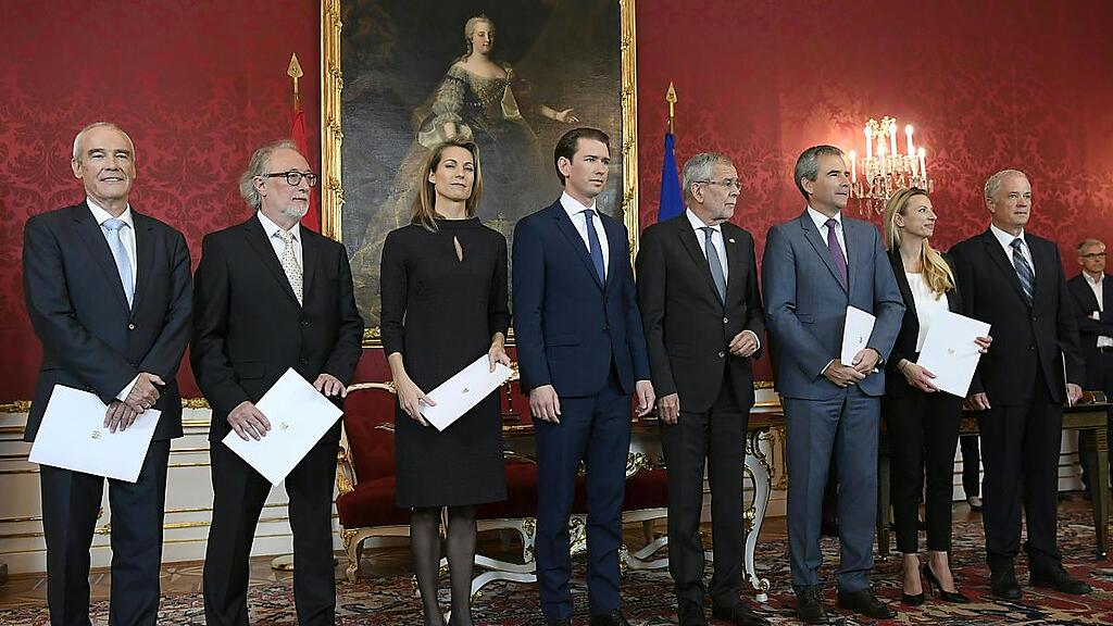 Die neue Minister harren ihrer Aufgaben