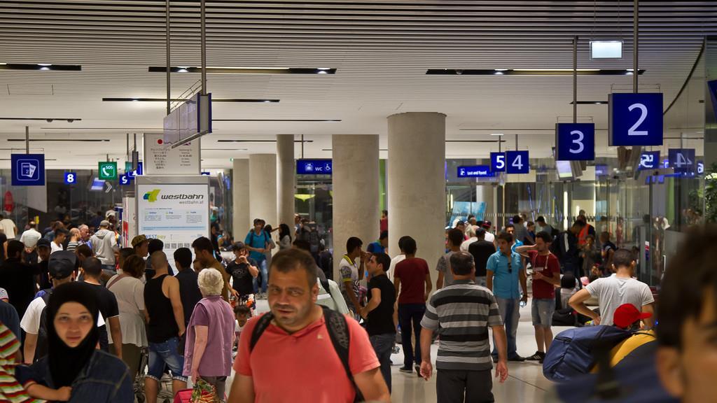Flüchtlinge am Salzburger Hauptbahnhof