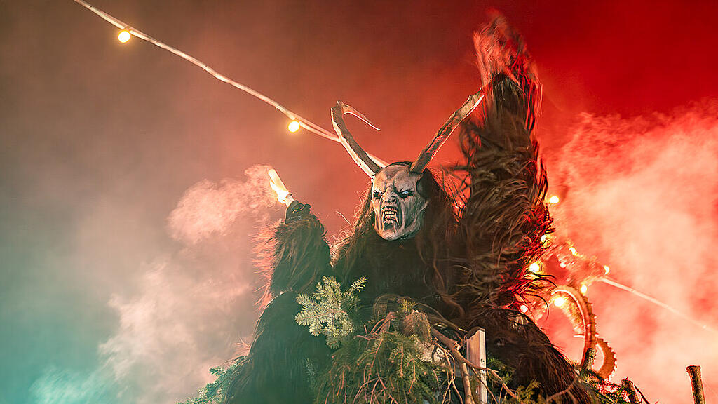 Krampuslauf im Ortszentrum, Großgmain