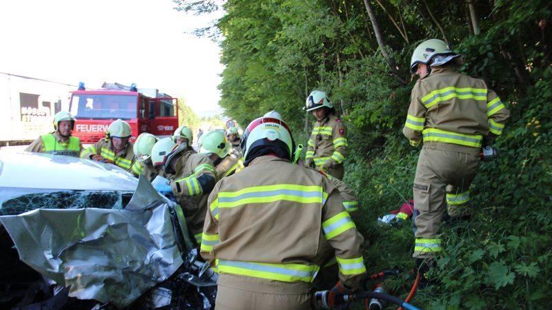 Schwerer Crash in Hof