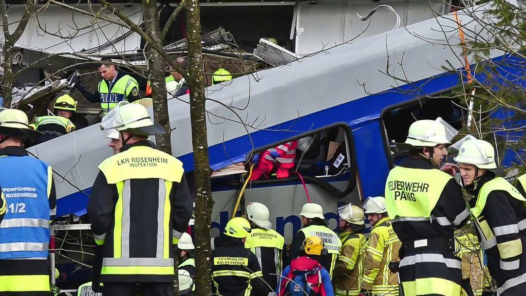 Zugunglück in Bad Aibling: Weitere Bilder der Unfallstelle