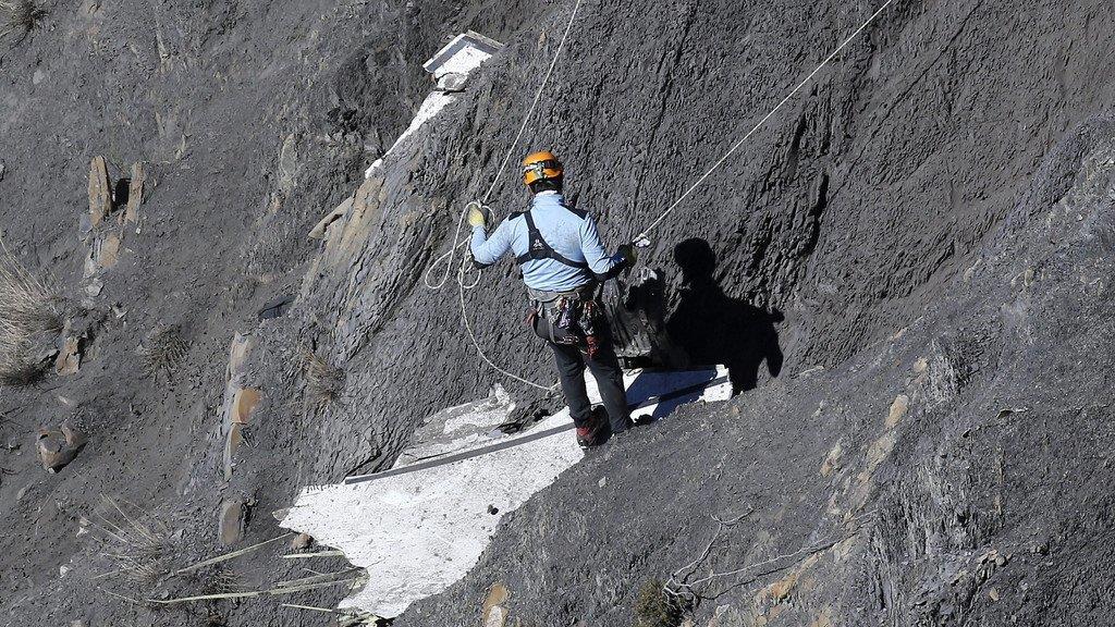 Germanwings-Absturz: Aufräumarbeiten am Sonntag