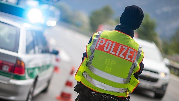 Die Kontrollen an der Grenze zu Bayern werden verstärkt.