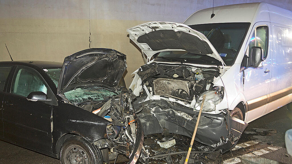 Bei dem Unfall wurde glücklicherweise nur eine Person leicht verletzt.