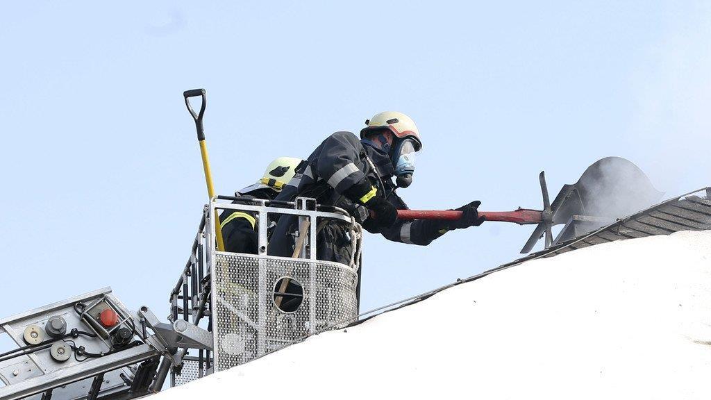 Wohnhaus in Flammen