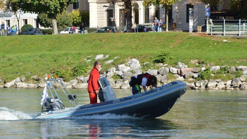 Übung der Wasserrettung, II