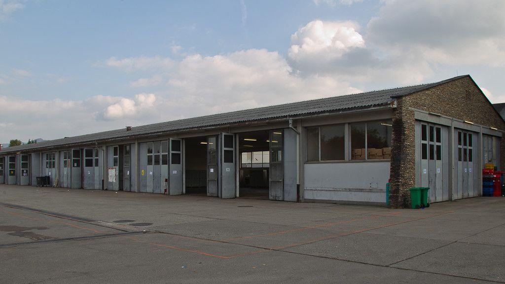 Autobahnmeisterei: Zelte als Notlösung