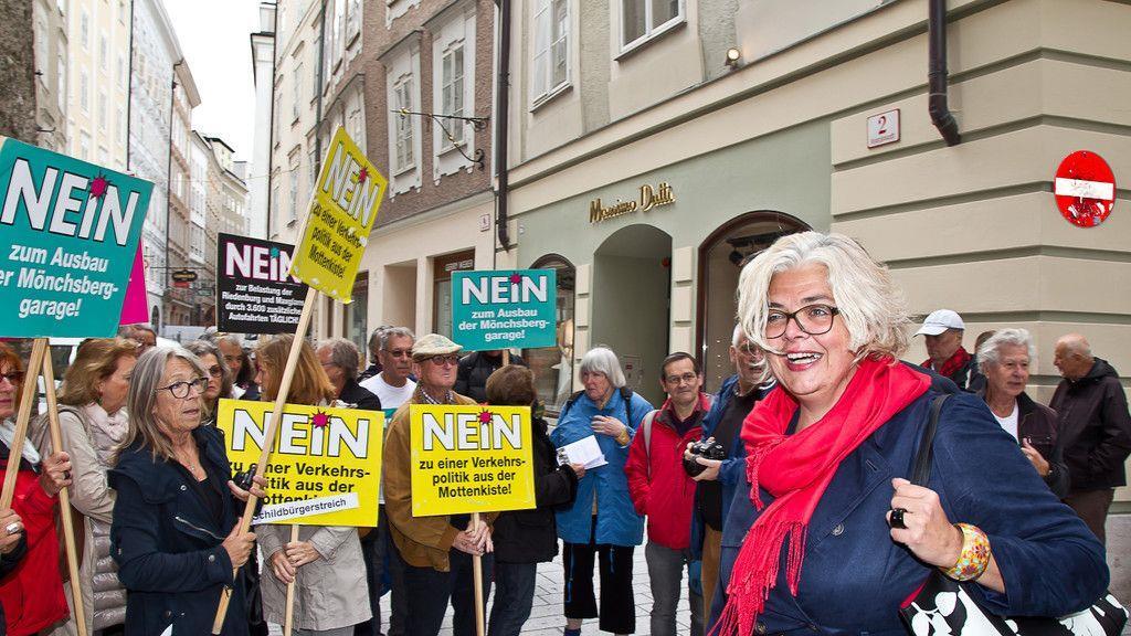 Demo gegen den Ausbau der Mönchsberggarage