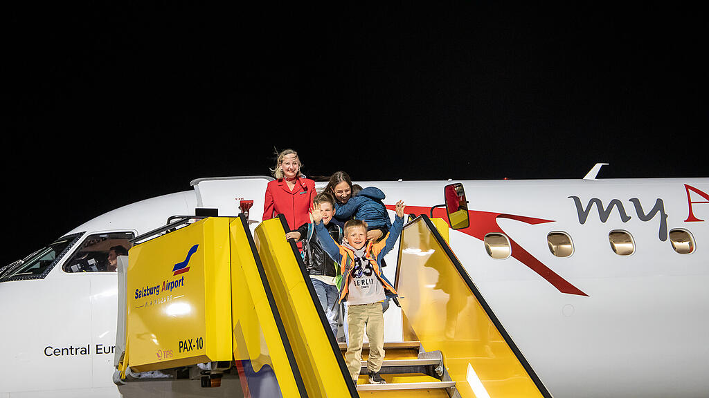 Letzter Flieger landet vorerst in Salzburg