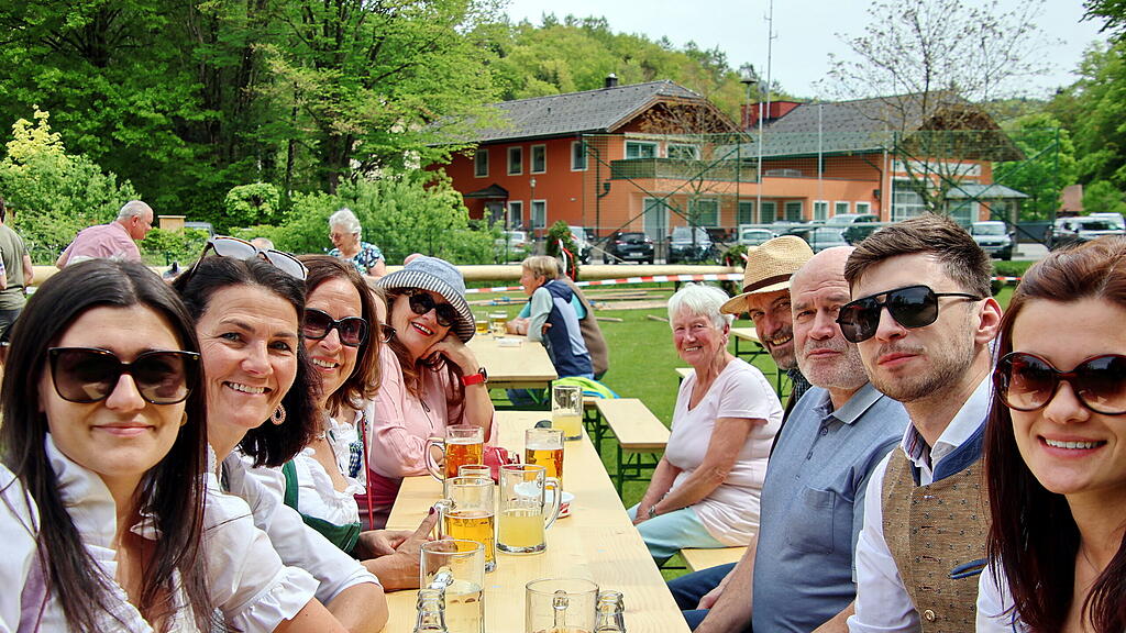Maibaumaufstellen in St. Jakob am Thurn
