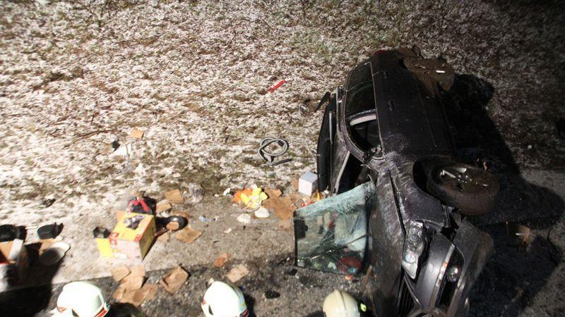 Mehrfachüberschlag auf A1 bei Mondsee: Mehrere Personen verletzt