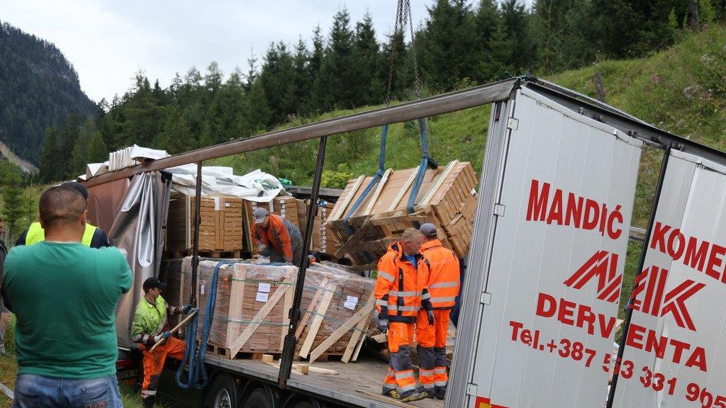 Lkw-Bergung auf A10