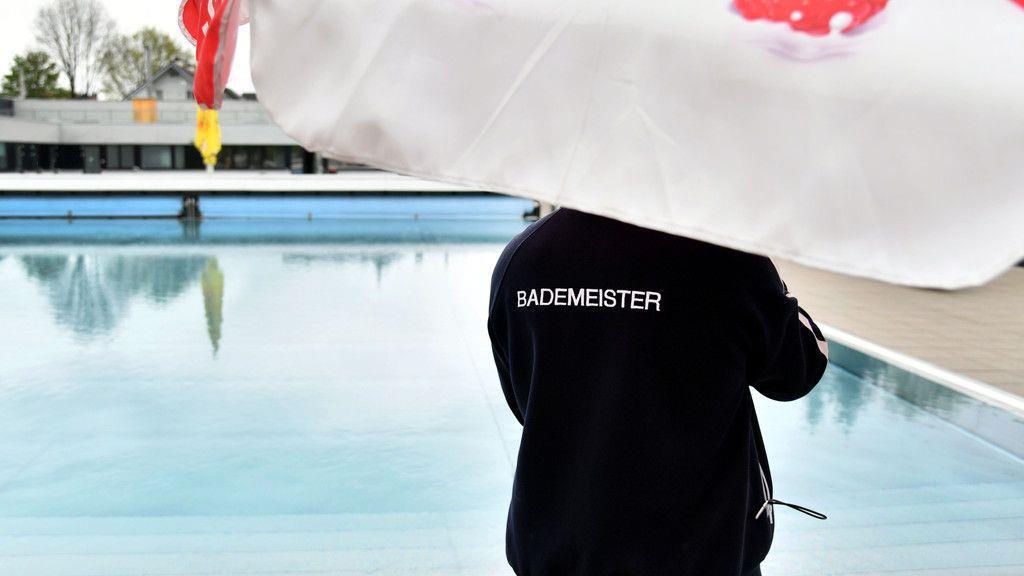 Vorbereitungen für Aya-Bad-Eröffnung