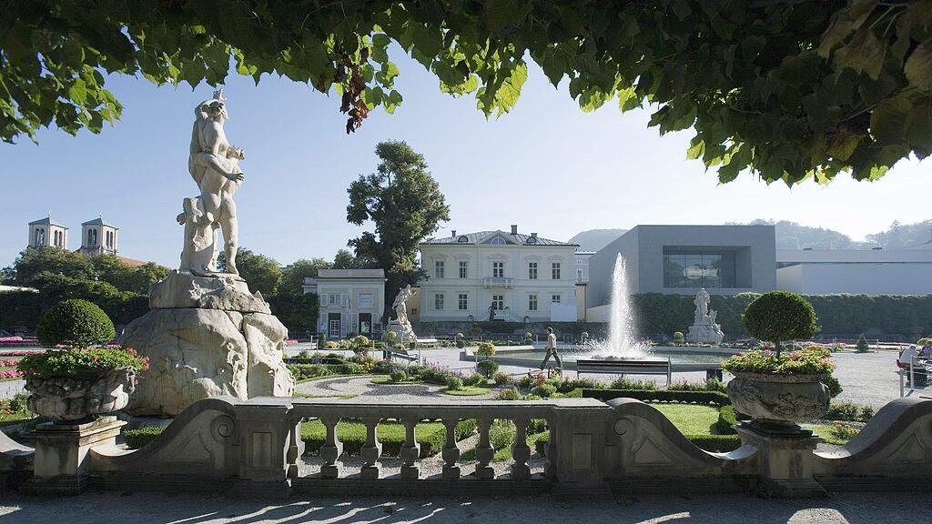 Die Sonate-Fundstücke kommen ins Mozarteum Salzburg.