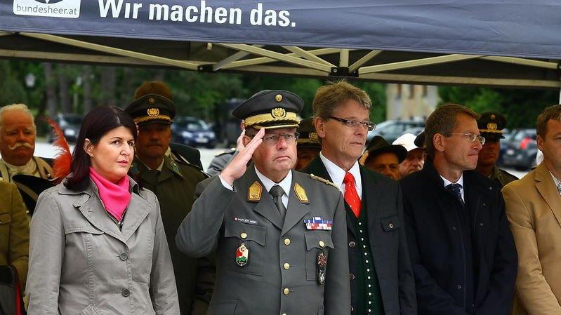 Rainerkaserne an Red Bull übergeben