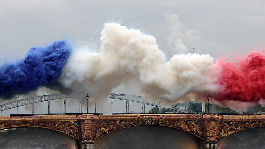 Frankreich begrüßt die Welt in seinen Farben