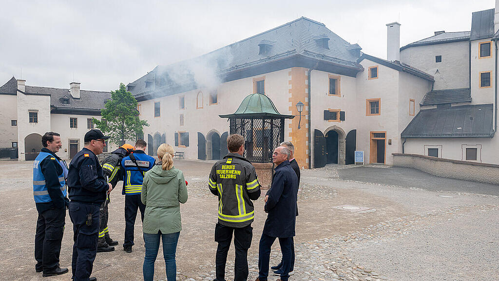 Feuerwehr-Übung auf der Festung, II