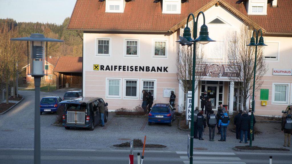 Moosdorf: Verwirrter Bankräuber wird festgenommen