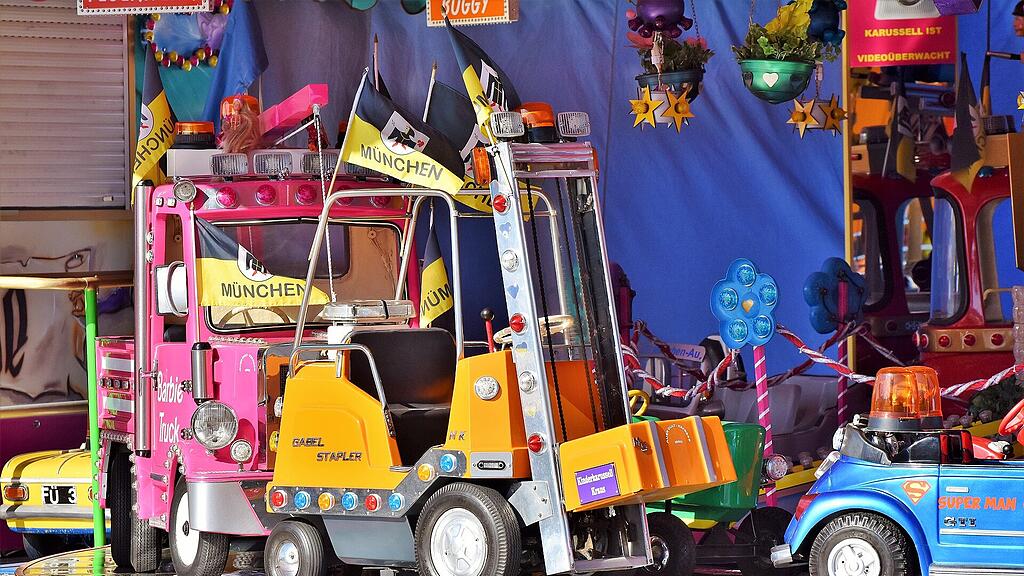Karussell, Fahrgeschäft, Ringelspiel, Oktoberfest München, SB