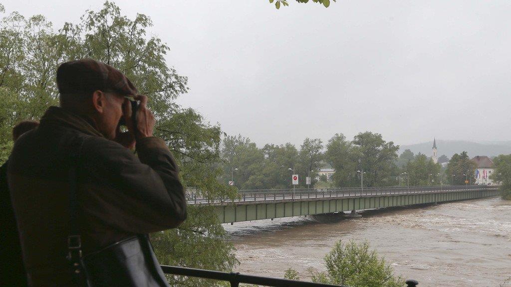 Hochwasser in Braunau: Innbrücke gesperrt