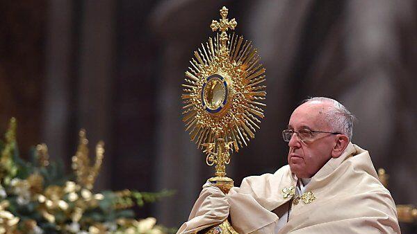 Papst verabschiedete sich mit Messe vom Jahr 2014