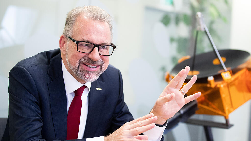 Josef Aschbacher, ARCHIV