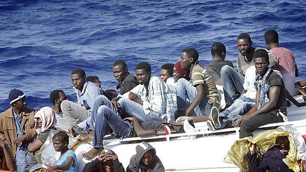 Knapp 3.000 Flüchtlinge überlebten die Überfahrt nicht