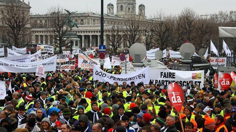 Salzburger demonstrieren in Wien