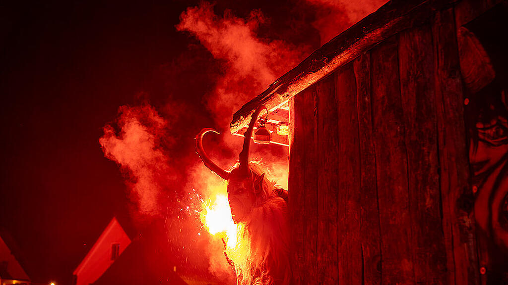Krampuslauf im Ortszentrum, Großgmain