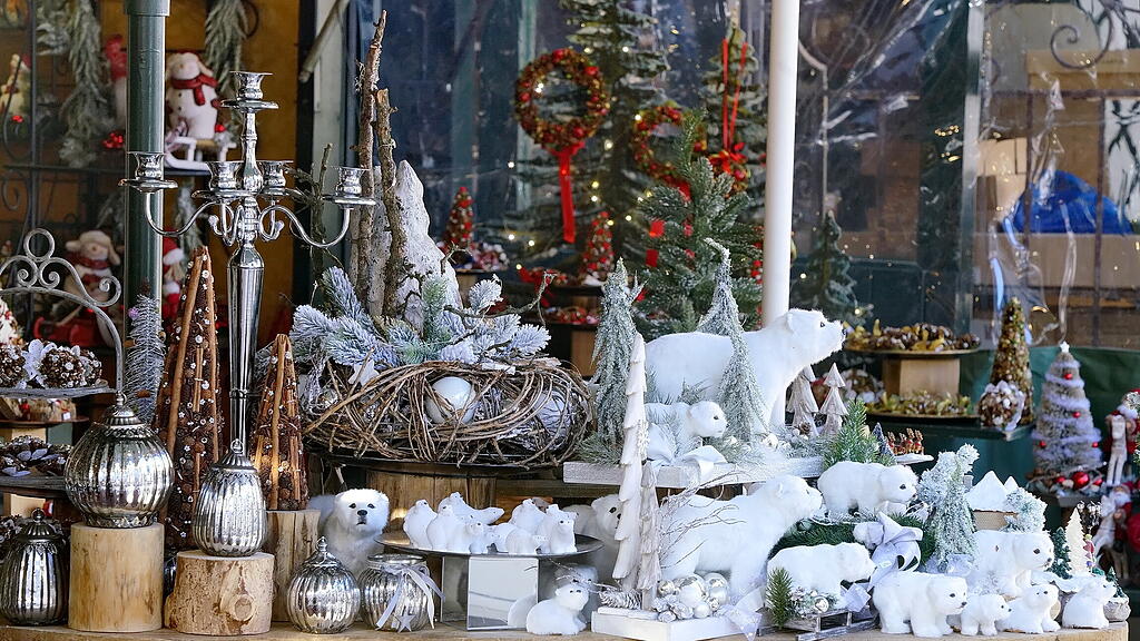 Salzburger Christkindlmarkt Aufbau