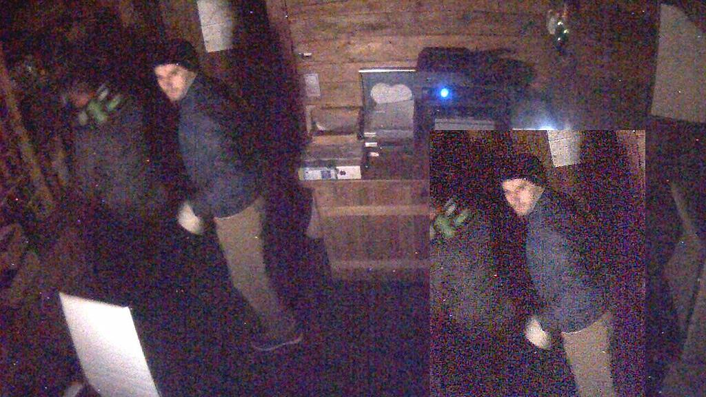 Einer der Täter beim Einbruch in das Hotel in Saalbach am Wochenende.