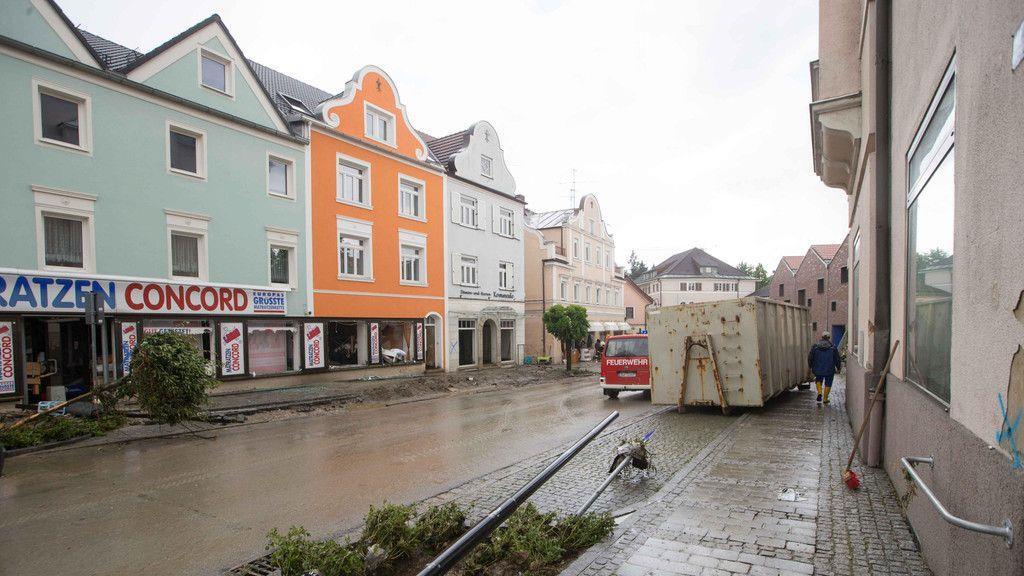 Aufräumarbeiten in Simbach
