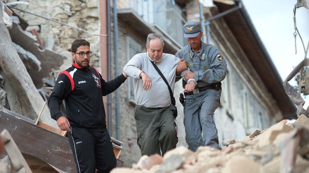 Mehrere Tote und schwere Zerstörungen bei Erdbeben in Italien