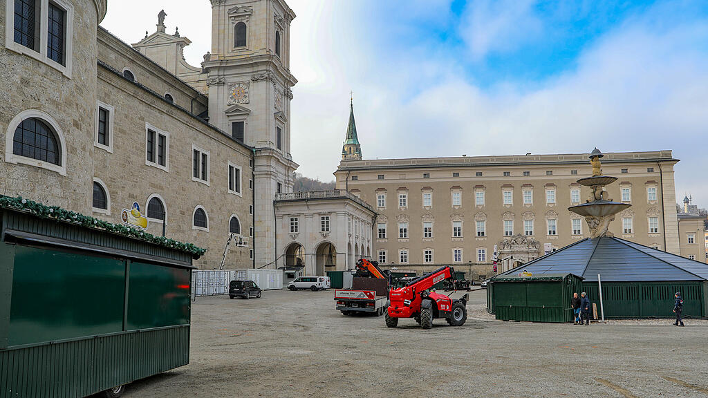 Aufbau Christkindlmarkt II