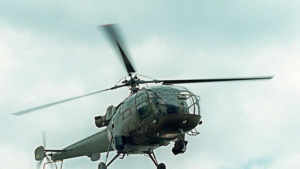 Der Hubschrauber vom Typ Alouette 3 ist auf allen drei Rädern hart aufgeschlagen.