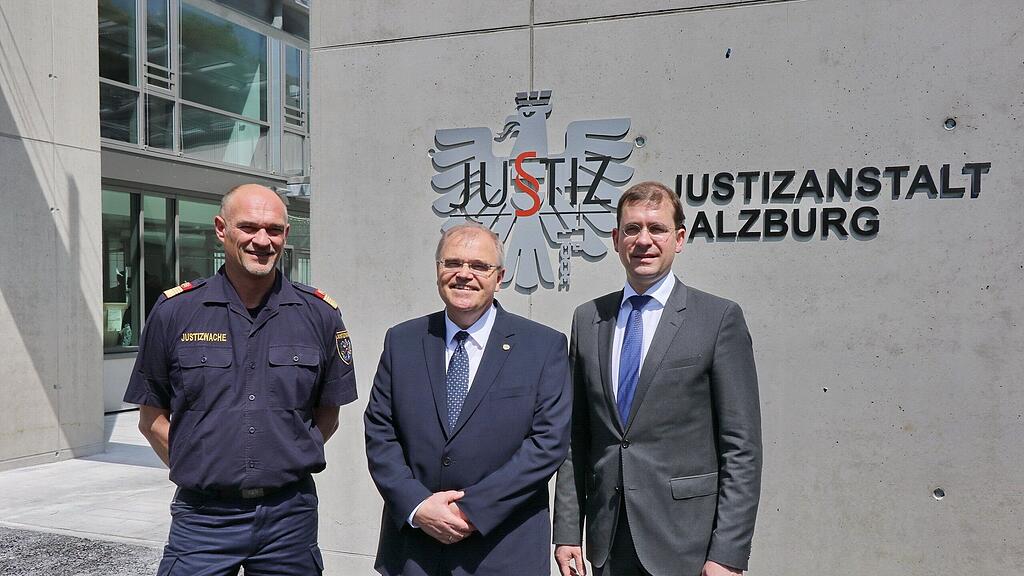 Justizminister Wolfgang Brandstetter eröffnet das neue Gefängnis.