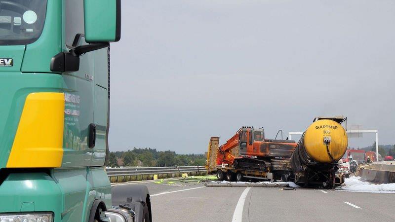 Zwei schwere Unfälle auf A1