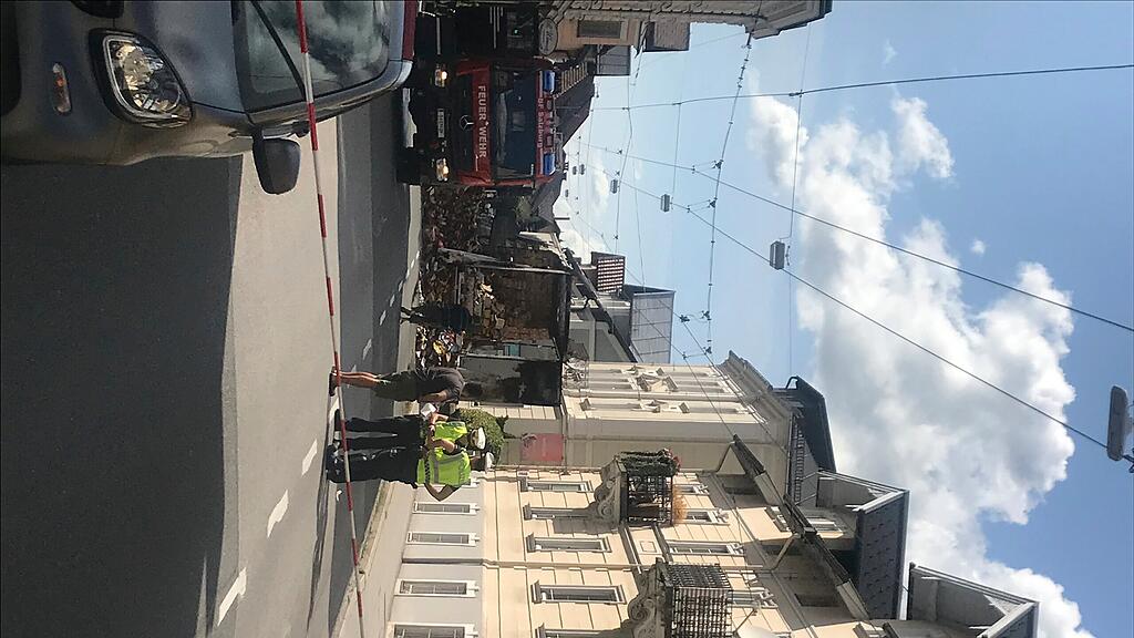 Maxglaner Hauptstra\u00dfe, Lkw, Brand