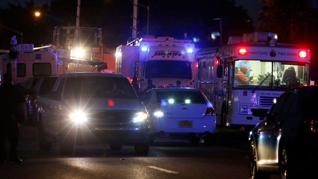 Trauer nach tödlicher Schul-Schießerei in Florida