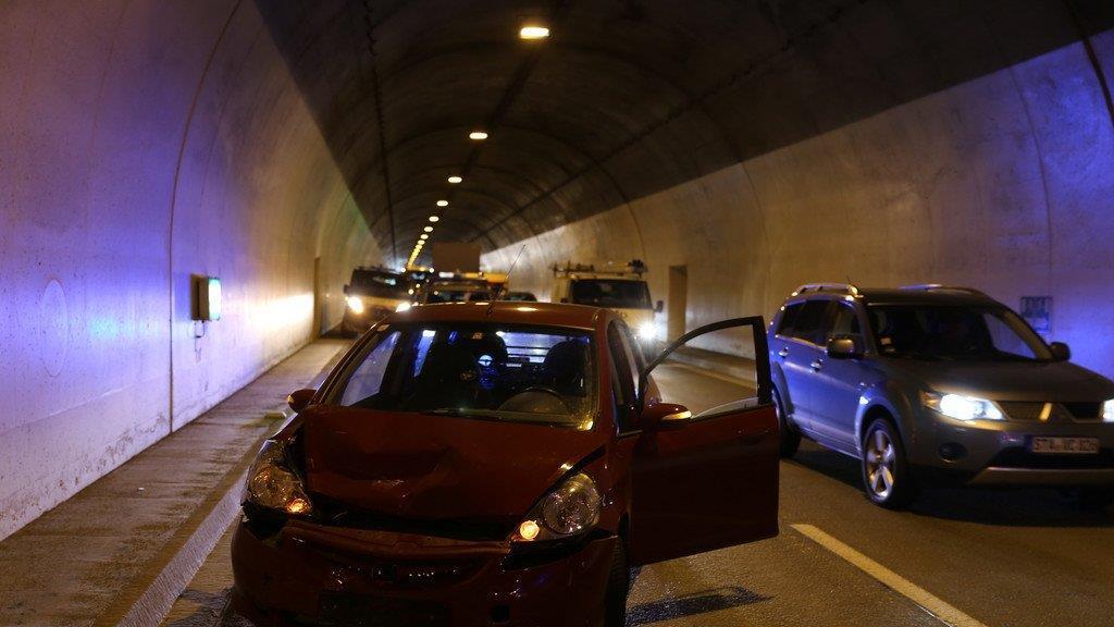 Auffahrunfall im Hieflertunnel