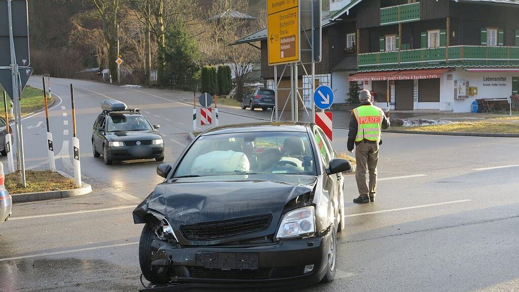 Eine 50-jährige Österreicherin wurde bei dem Crash verletzt.