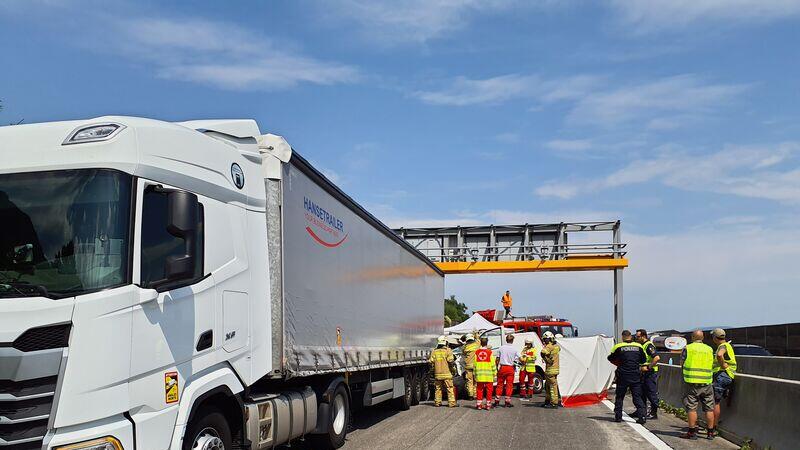 Crash Lkw und Pkw A10 bei Kuchl
