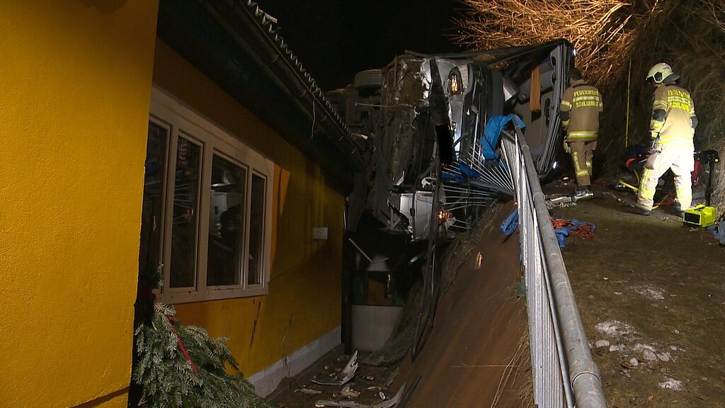 Toter bei Reisebus-Unfall nahe Schladming