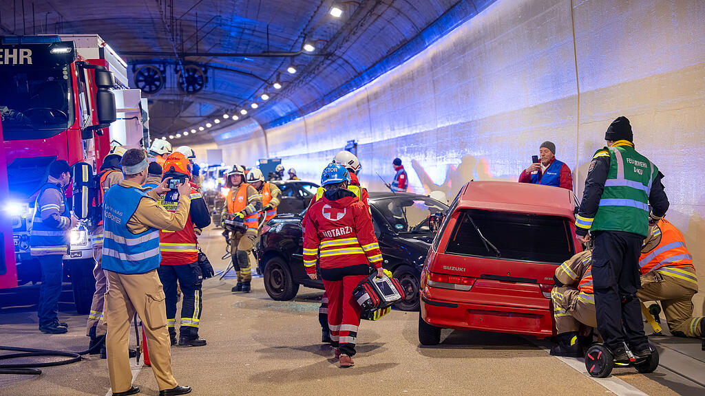Große Einsatzübung im Lieferinger-Tunnel