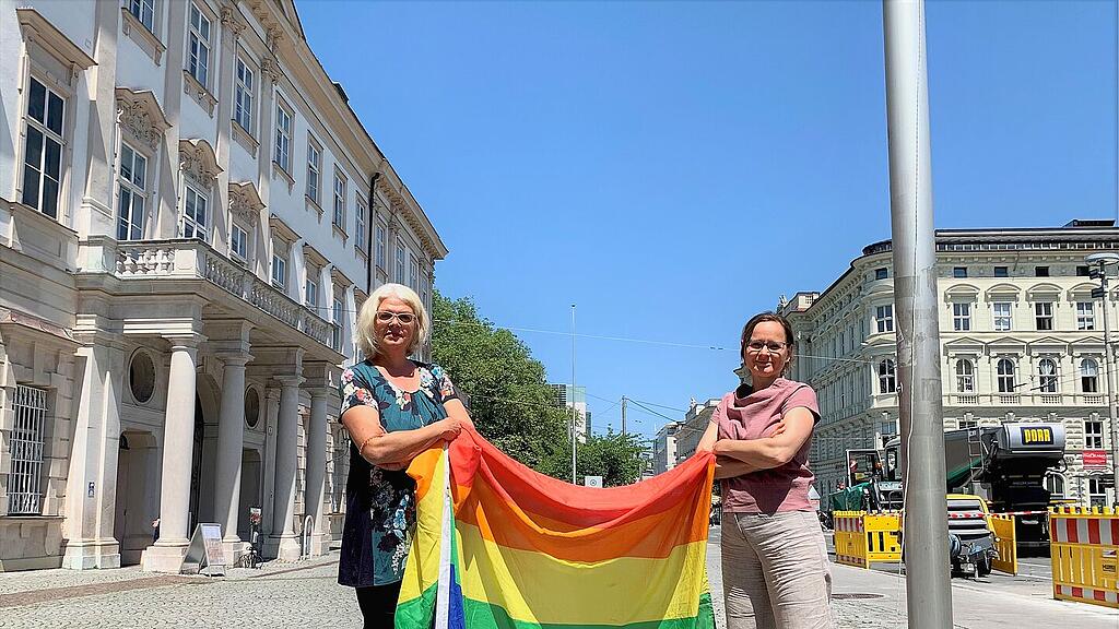 Regenbogenfahne Schloss MIrabell