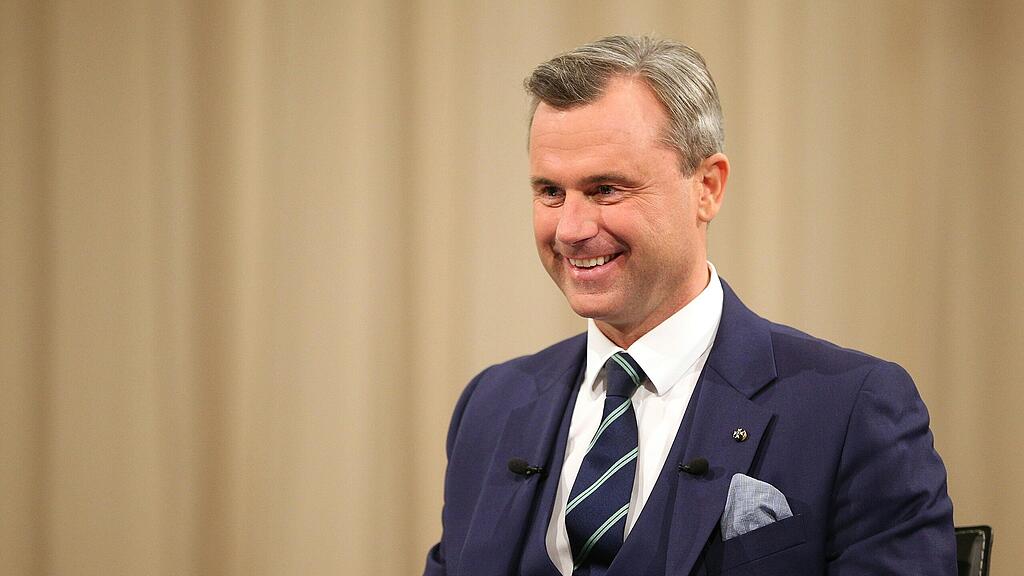 Hofer wirbt um die Gunst der Bürgermeister.
