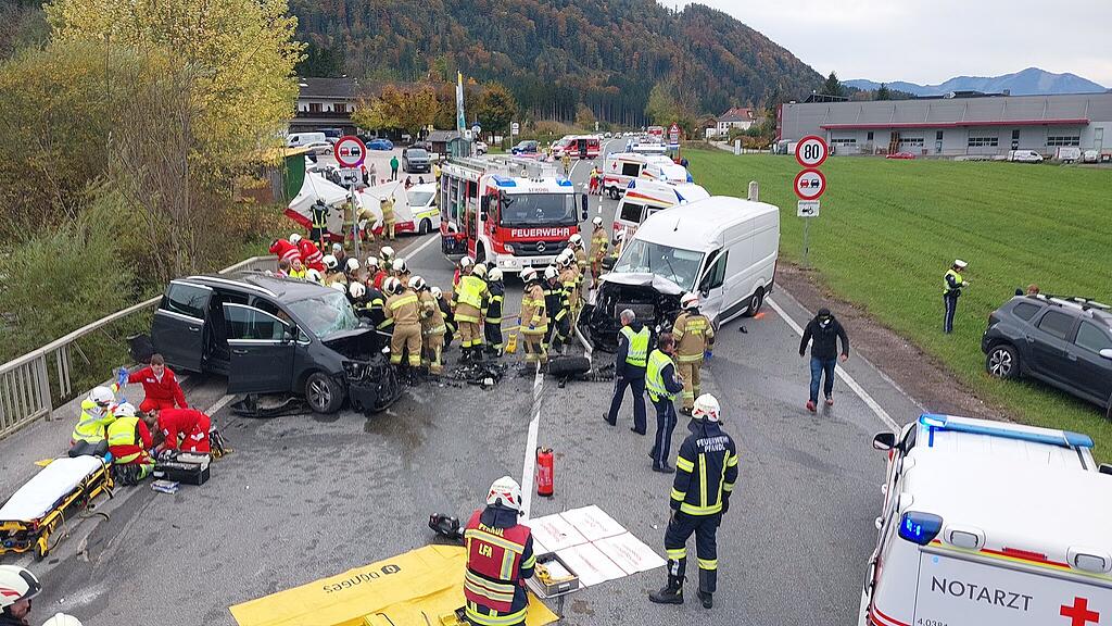Schwerer Unfall auf B158 in Strobl