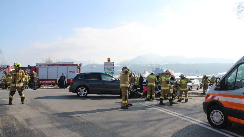 Schwerer Kreuzungscrash in Thalgau
