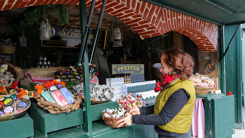 Aufbau Salzburger Christkindlmarkt, 14.11.2024