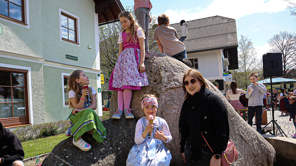 Maibaumaufstellen Berndorf
